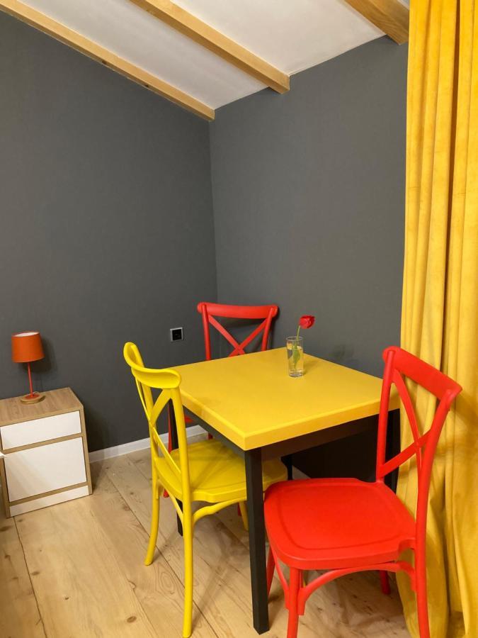 Borjomi Yellow Hotel Buitenkant foto