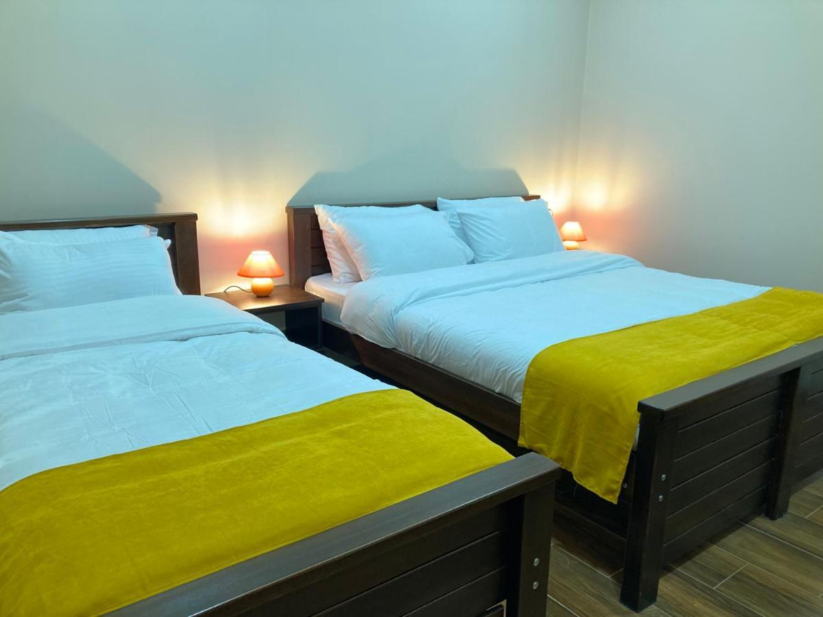 Borjomi Yellow Hotel Buitenkant foto