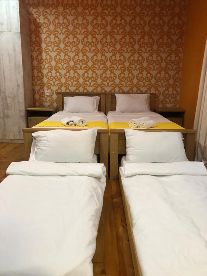 Borjomi Yellow Hotel Buitenkant foto